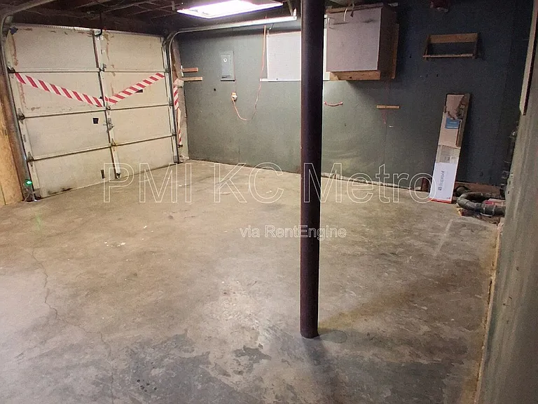 5623 NE 51st St — Photo 24