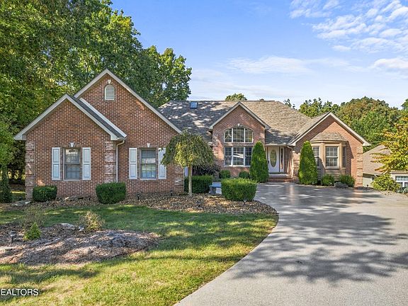 2nd image of 106 Mariners Dr