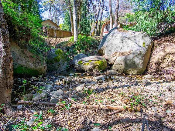 5th image of 21546 American River Dr