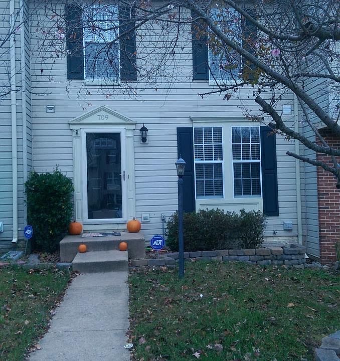 1st image of 709 Sedgwick Ct