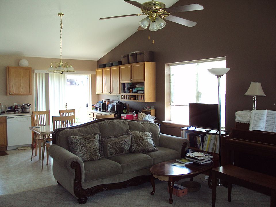 1st image of 329 Brookside Dr