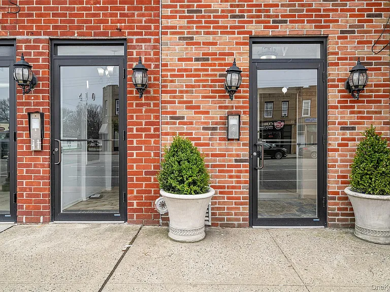 402 Jericho Tpke #1 — Photo 17