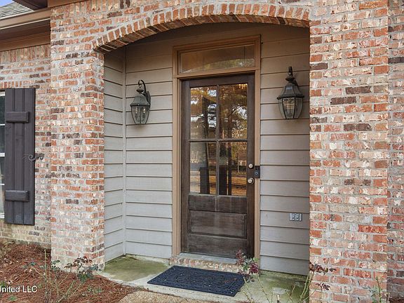 5th image of 164 French Br