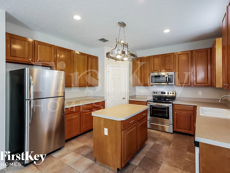 1559 Majestic View Ln — Photo 9