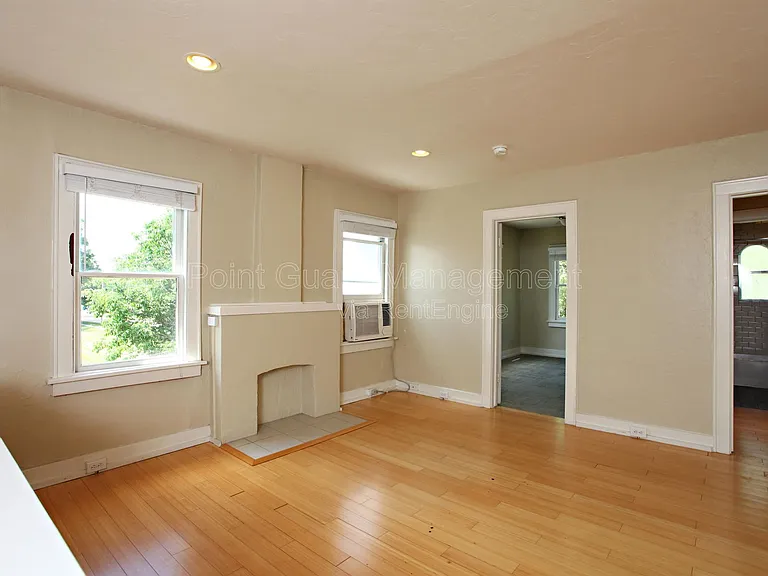 1702 Fairmount St — Photo 15