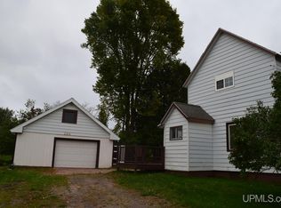 224 Houghton St, Ishpeming, MI 49849