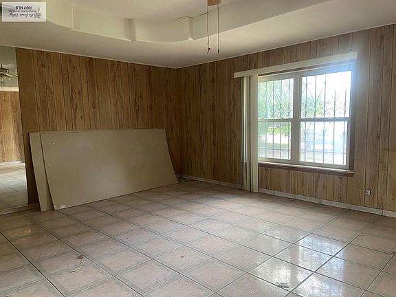 2nd image of 1014 Pat Neff Ave