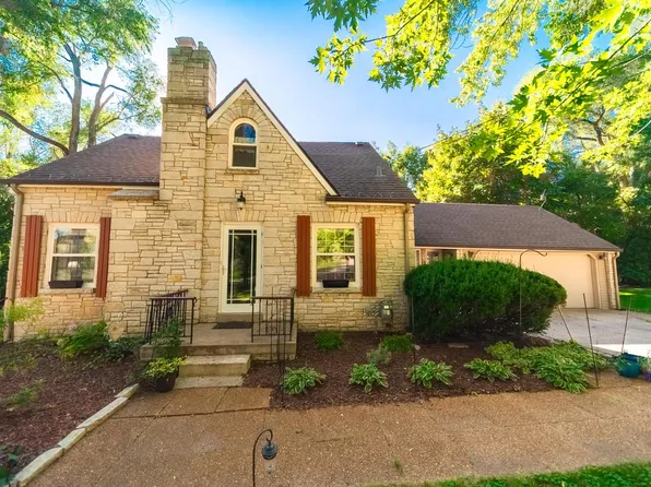 2345 N 130th STREET, Brookfield, WI 53005