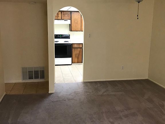 2nd image of 1701 Hiawatha Dr NE #B