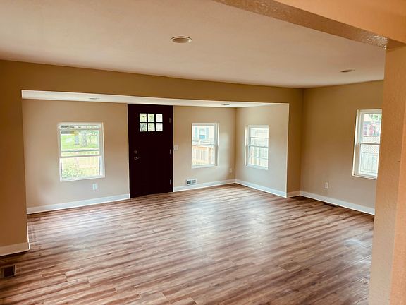 3rd image of 9235 Douglas Rd #2