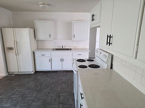 3rd image of 2904 Bassler St