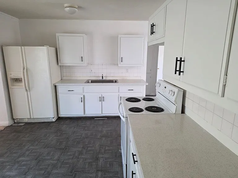 2904 Bassler St — Photo 3