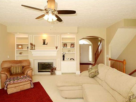 2nd image of 15062 Bainbridge Ct