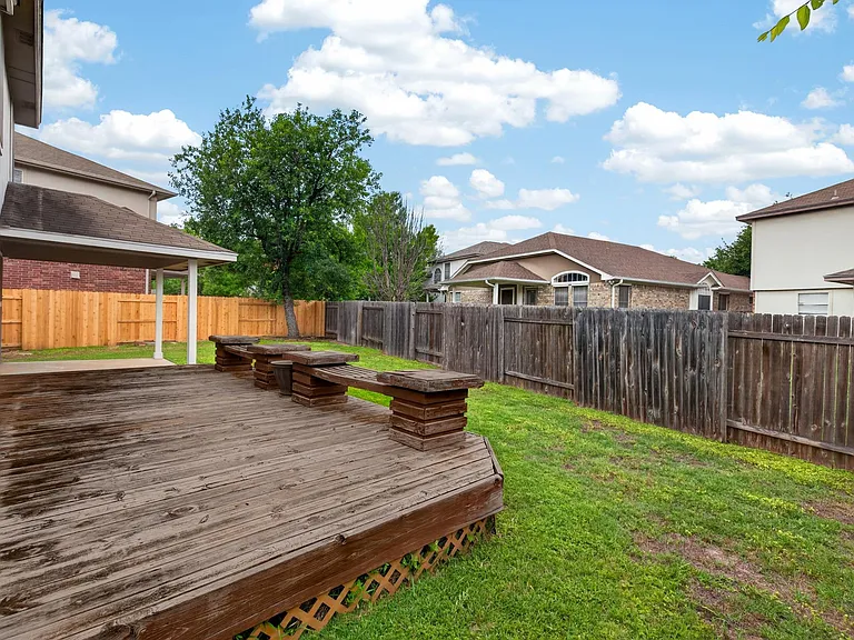 907 Settlement Cv — Photo 32