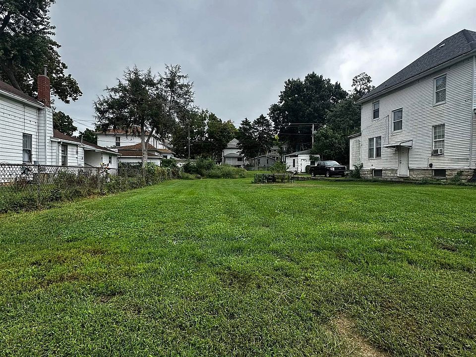 1st image of 923 Fulton St