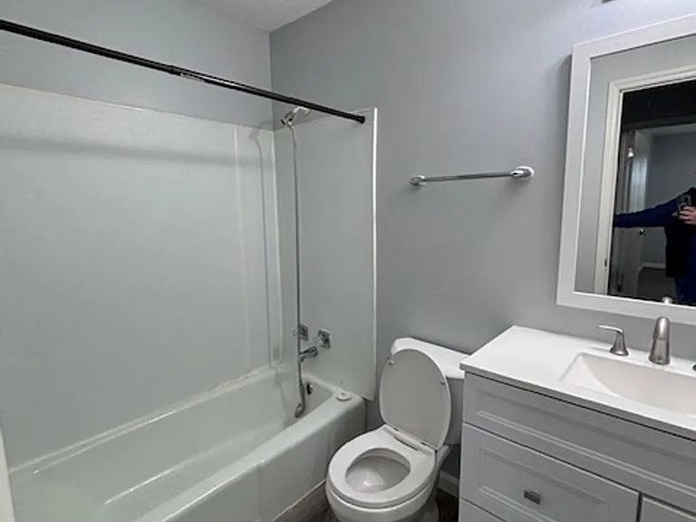 608 N Woodland Dr — Photo 10