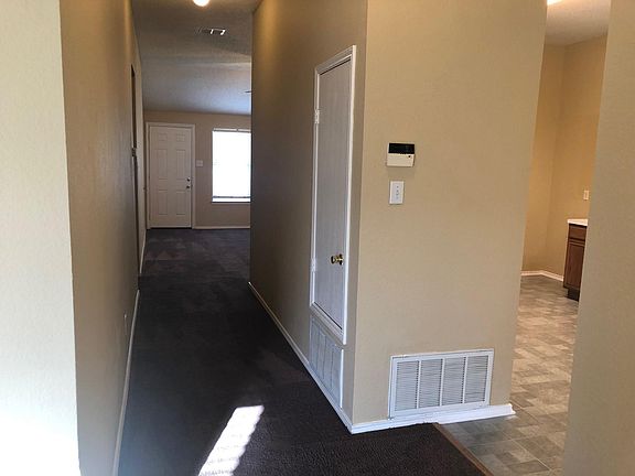 2nd image of 904 Beaver Creek Dr