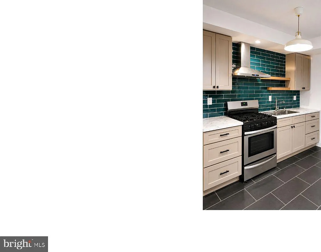 3 bed, 1.0 bath, 1200 sqft, $1,575 — Photo 2