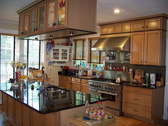 Spacious kitchen