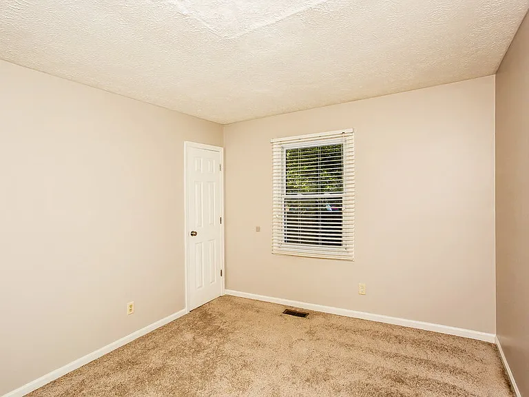 5723 Ensenada Ave — Photo 11