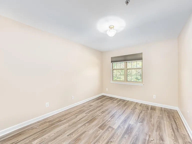 695 River Park Village Blvd — Photo 6