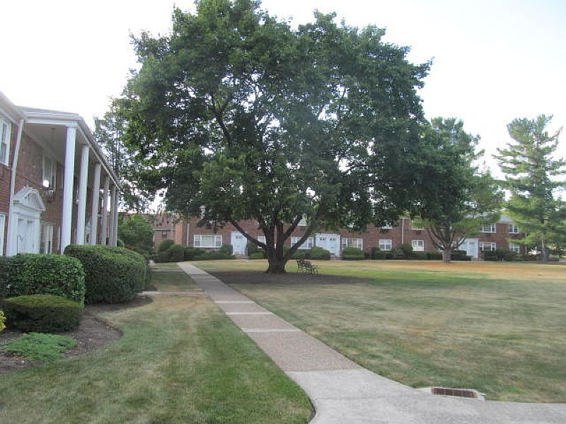 2nd image of 666 Bloomfield Ave Unit 9-1E