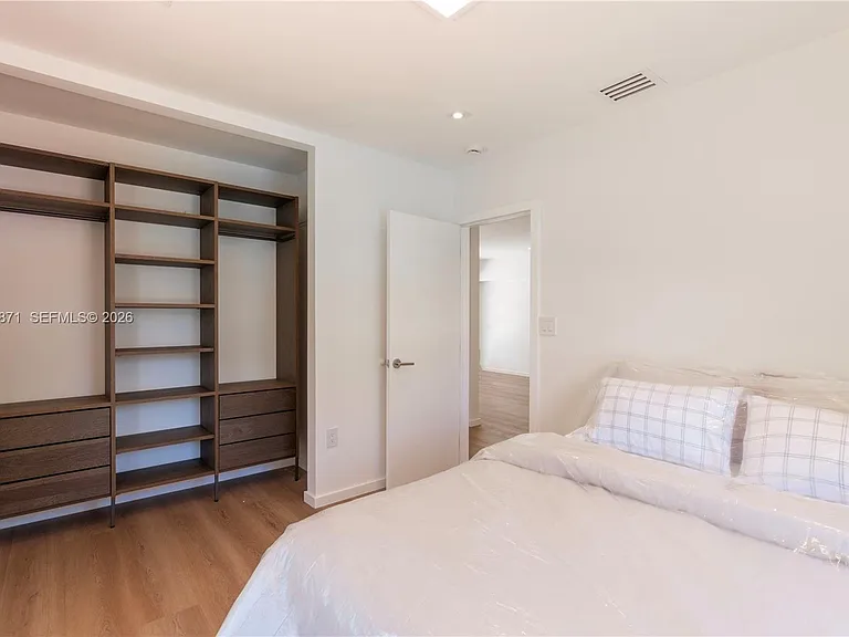 3021 Coconut Grove Dr — Photo 12