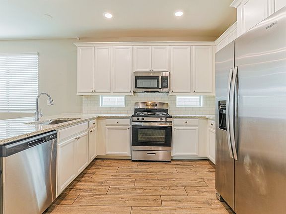 5th image of 289 W Tamarack Dr