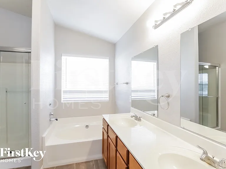 16136 W Desert Bloom St — Photo 9