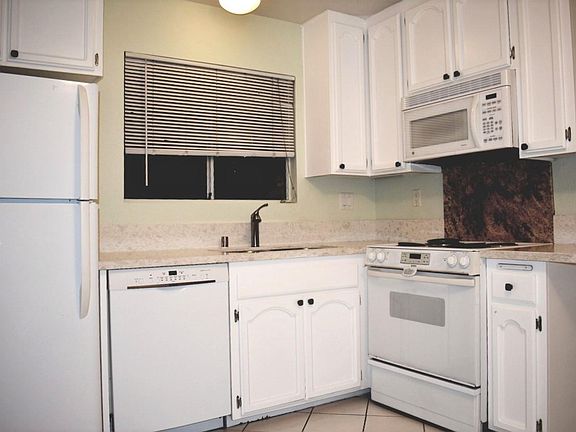 5th image of 4614 Utah St