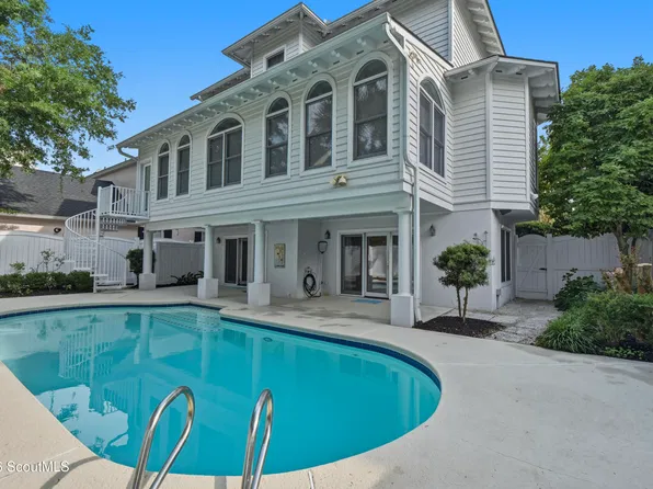 105 Strachan Ln, Saint Simons Island, GA 31522