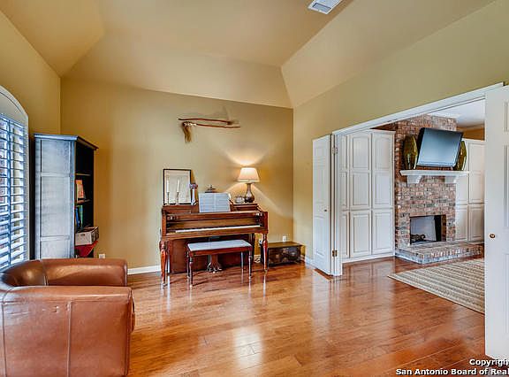5th image of 2338 Fountain Way