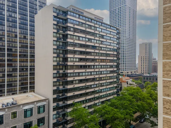 33 E Cedar St APT 6B, Chicago, IL 60611