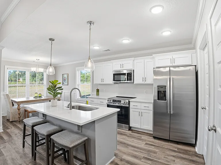 301 Latitude Ln — Photo 2