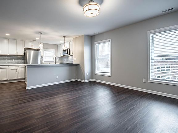 4th image of 1659 N Van Buren St #1661B
