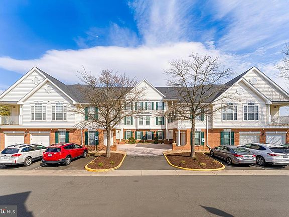 4th image of 43114 Watercrest Sq #200