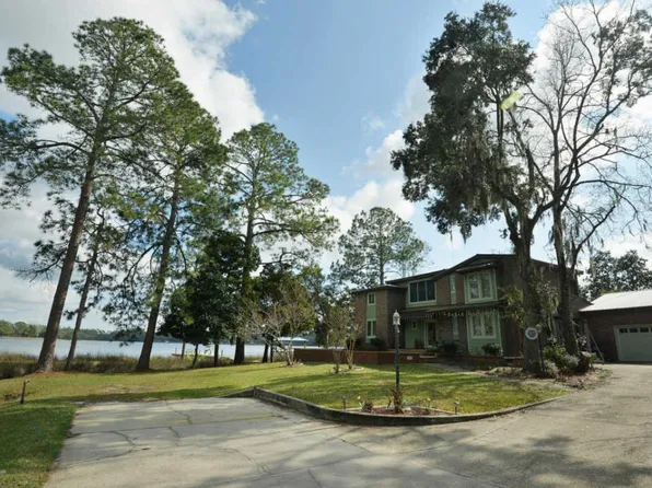 7102 De Aurrecoechea Dr, Southport, FL 32409