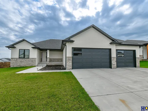 542 N 107th St, Lincoln, NE 68527