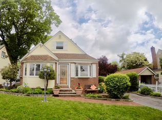 111 Dean St, Valley Stream, NY 11580