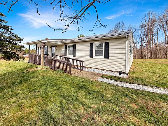 2nd image of 8467 Bear Ridge Rd SE