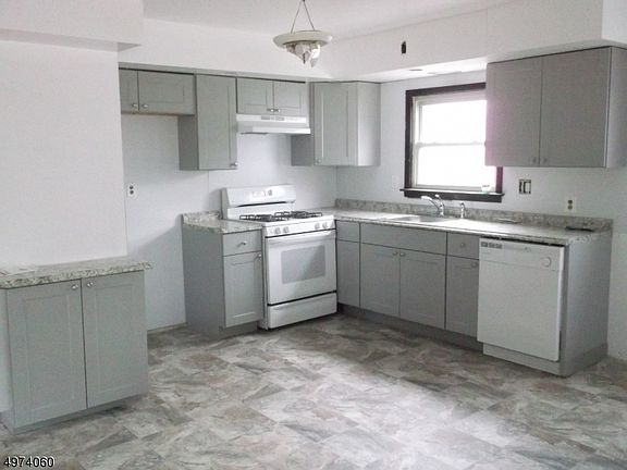 2nd image of 112 Ringwood Ave #2