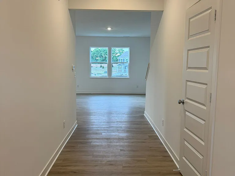 15370 Farrington Way — Photo 7