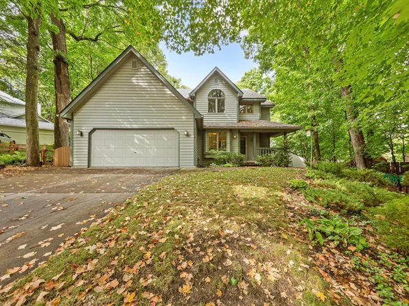 2104 Taylor Ct, Northfield, MN 55057
