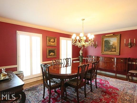 5th image of 233 Wellington Cir