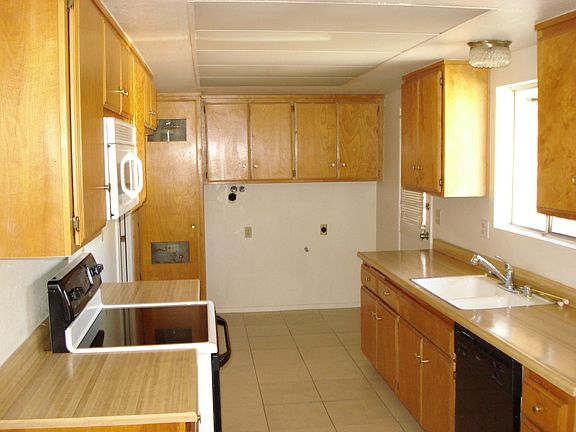 4th image of 868 Ponderosa Dr