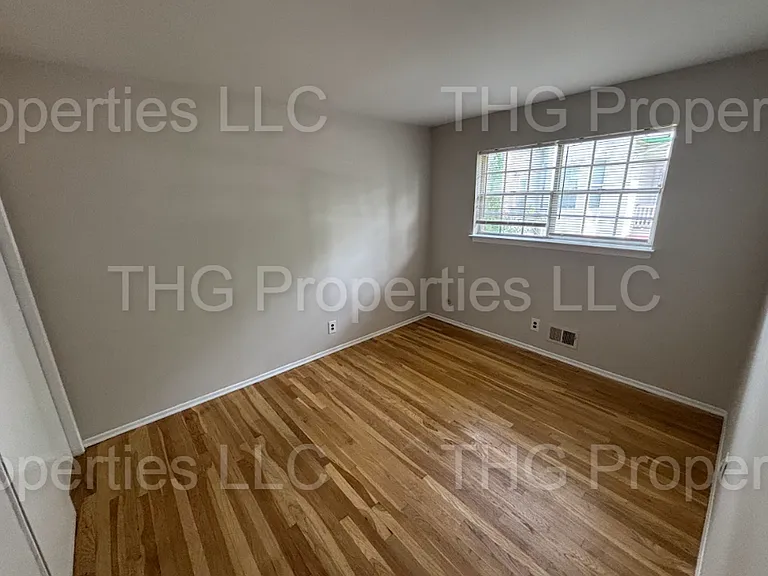 532-538 E Front St — Photo 7
