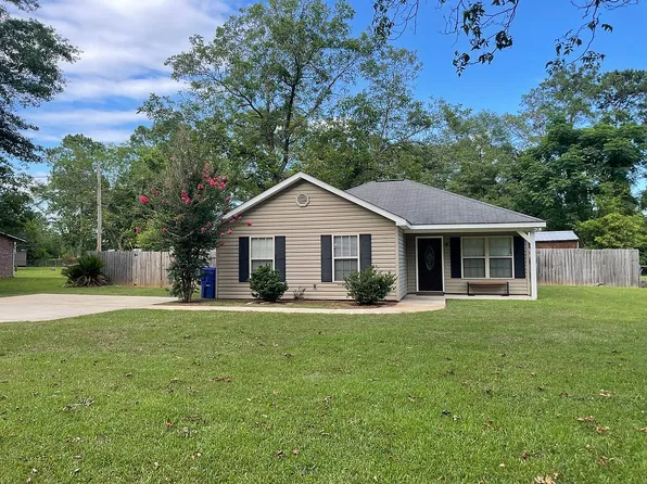 330 Sara Dr, Troy, AL 36079
