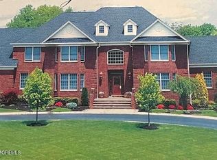 5 Comstock Ln, Colts Neck, NJ 07722