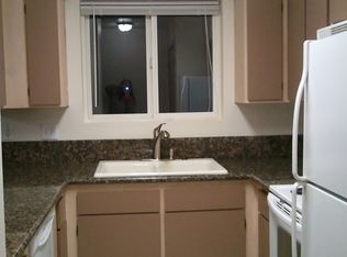 583 Van Wey Cir APT D, Eagle Point, OR 97524