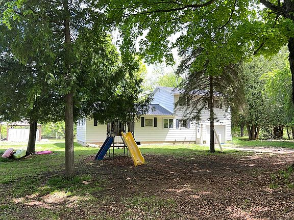 3rd image of 9374 River Bend Dr
